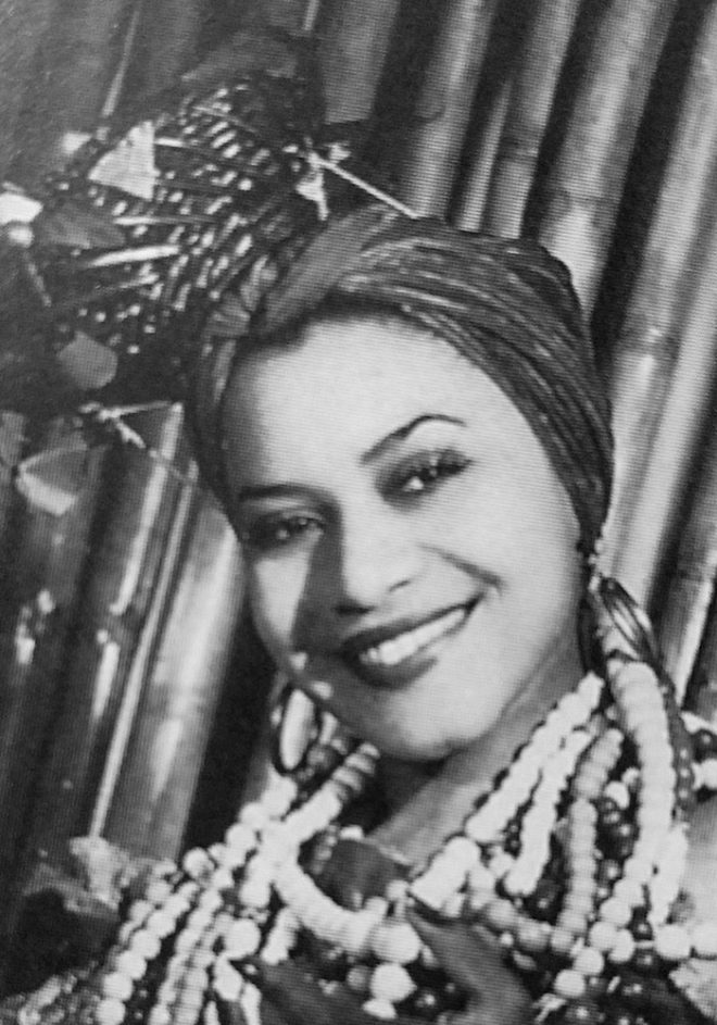 Horacina Corrêa em homenagem a Carmen Miranda, 1941. Acervo A. Canto. In: SANTOS, 2010, p. 92.