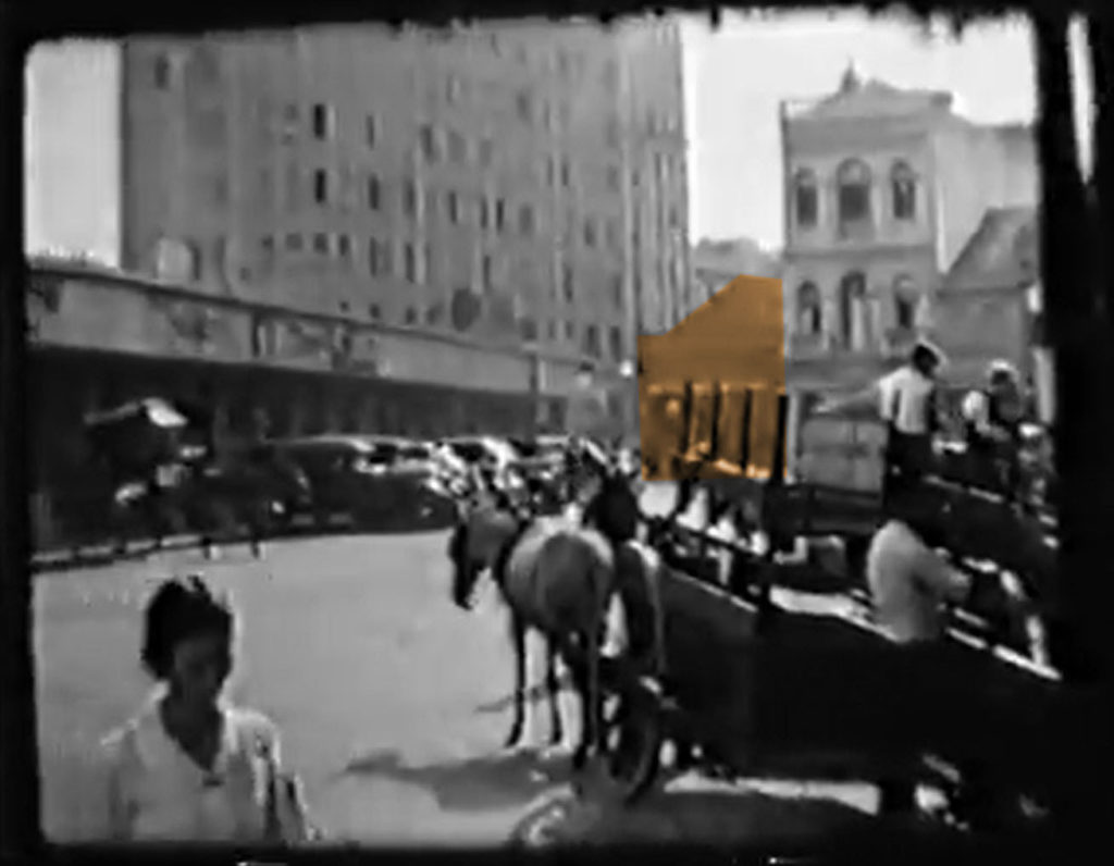 A Casa Carvalho em filmagem de Porto Alegre da década de 1930. Autor desconhecido.
