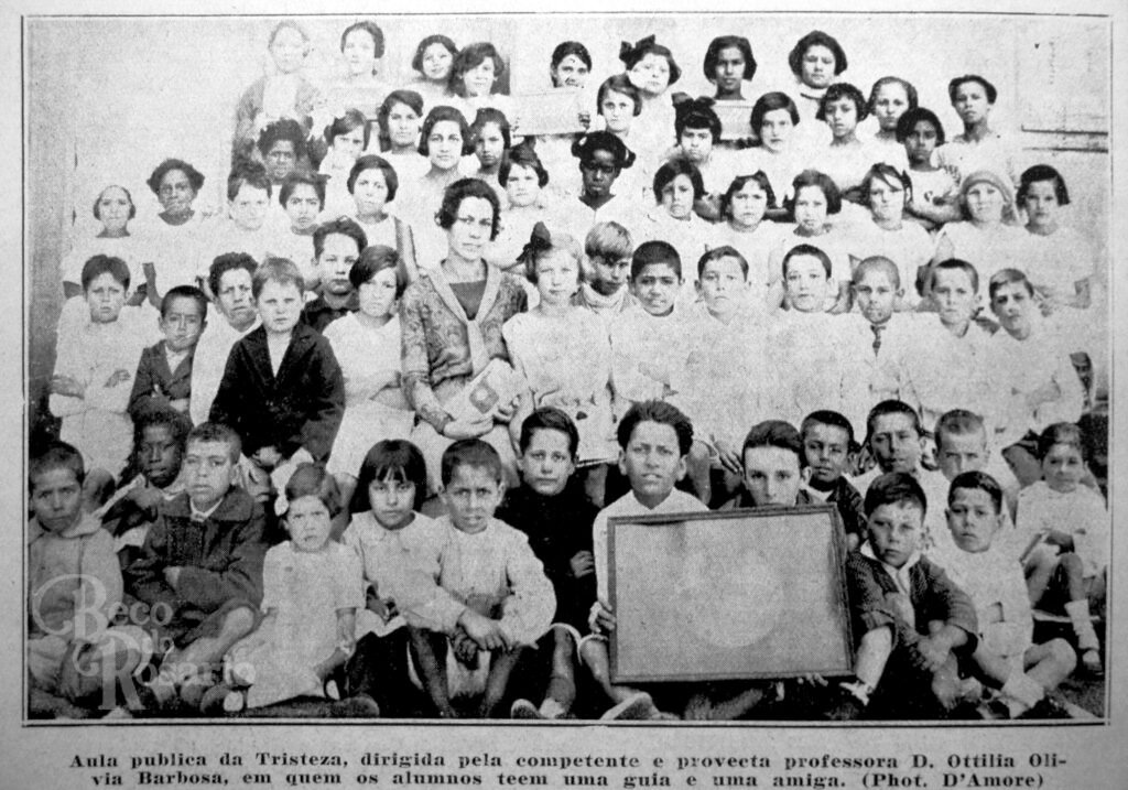 A Aula Pública da Tristeza. Revista A Máscara, Setembro de 1925, Ano VIII, Número IX. Hemeroteca do Museu de Comunicação Hipólito José da Costa. 